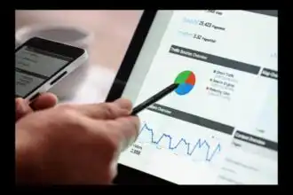 how web traffic analytics help in digital marketing