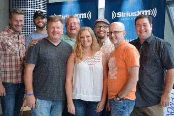 nick de la hoyde releases new single “thinking about you”