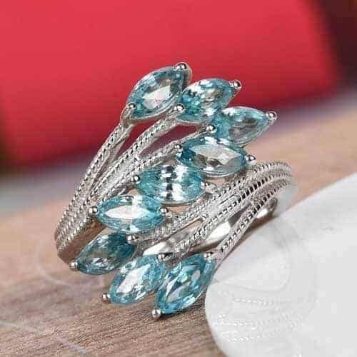 7 timeless accessories everyone must own