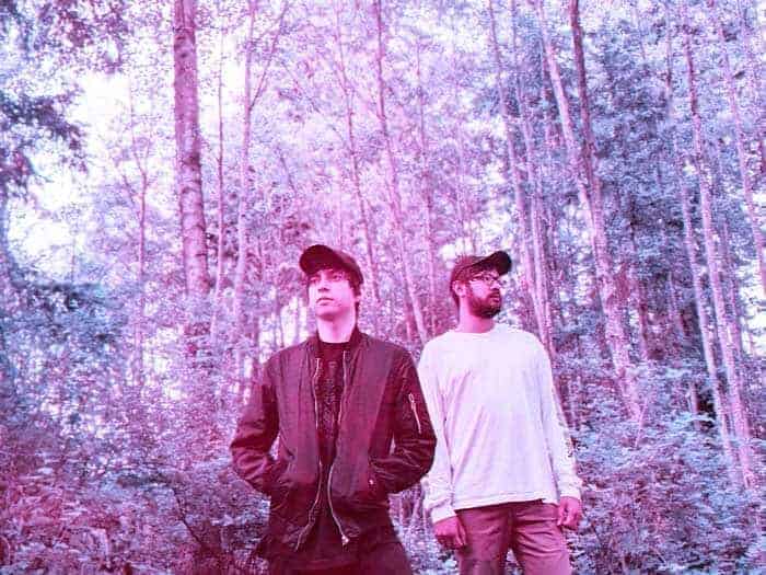 different fashion styling tips for plus-size women while travelling