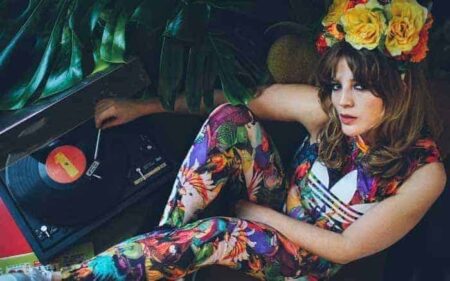 Berlin’s Ay Wing shares her new video for the gleaming electro-pop of ‘Strange’
