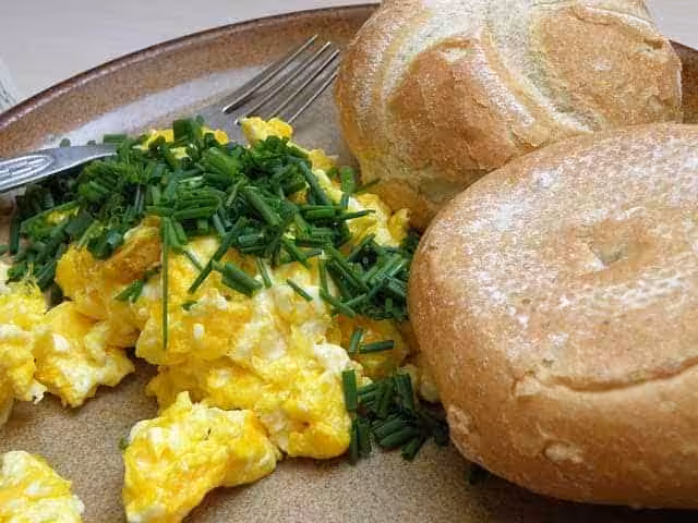 scrambled eggs with feta and chives