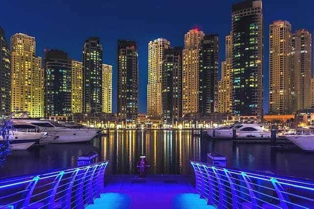 deluxe apartments for tourists in dubai marina – luxury waterfront living