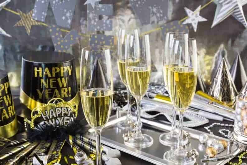 throwing an entertaining new year’s eve party