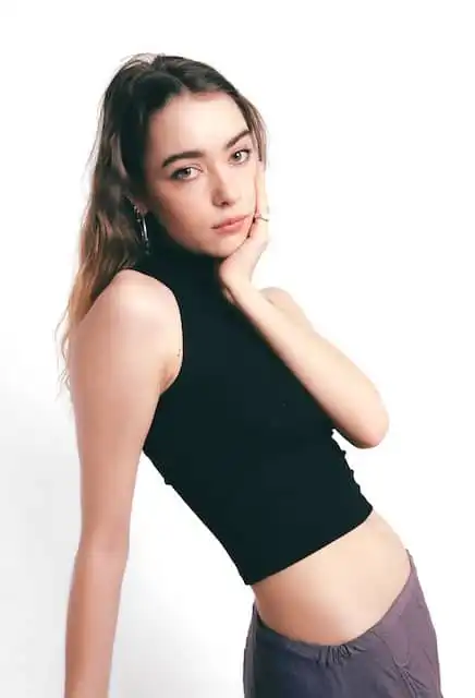 liv bloore press shot 2 by amelia hawes