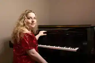 jodi dipiazza at the piano copy
