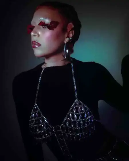 JULITH – Right From Left (New Single)