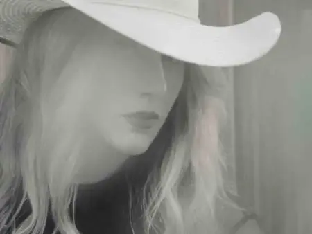 KiKi Holli & The Remedy – Running Out of Time (New Single)