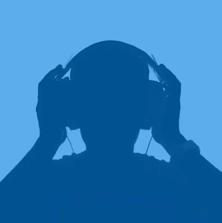 Vydoo – Tangled In You (New Single) | Stockholm Synth-Pop Headphones user enjoying music, silhouette of a person listening to audio.