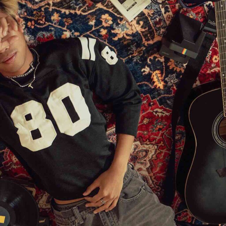 teo tala Turns Heartbreak Into “t-shirt sleeves