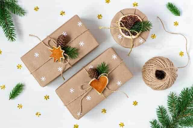 ultimate guide to stress-free christmas gift giving: tips and tricks to simplify your holiday shopping