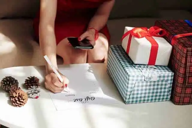 ultimate guide to stress-free christmas gift giving: tips and tricks to simplify your holiday shopping
